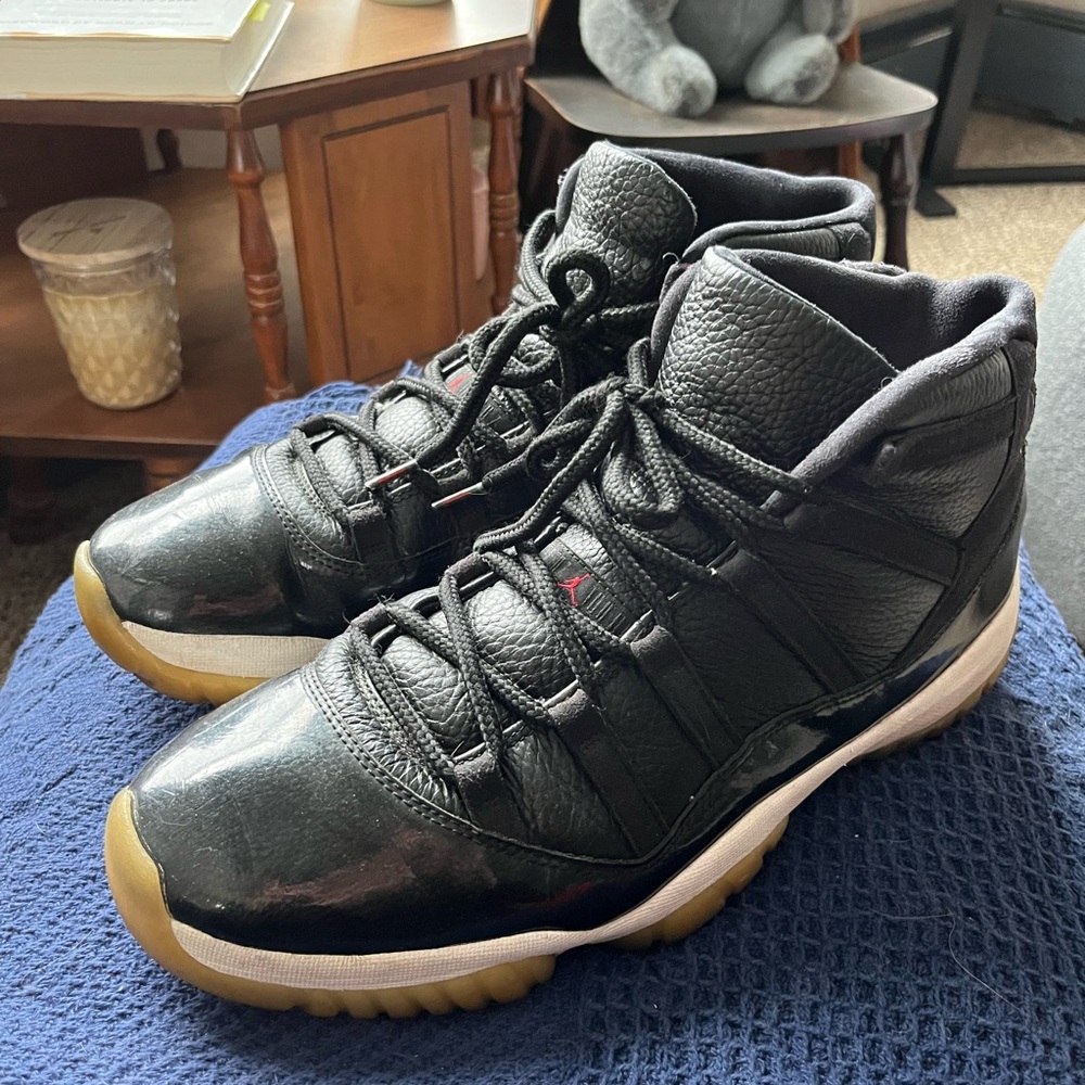 Jordan Men's Black Gum-Soled High-Top Sneakers